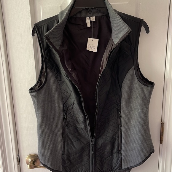 NWT “Down” Vest - Picture 5 of 6